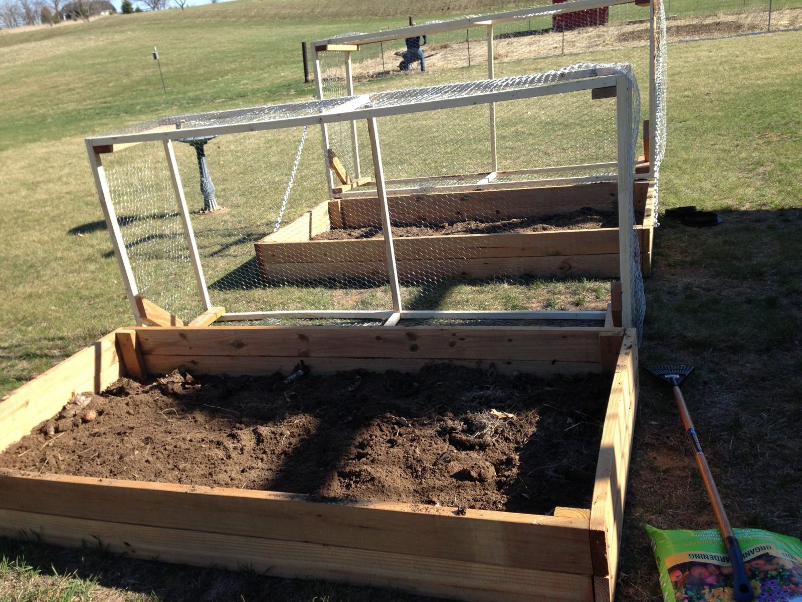 A Simple Raised Bed Design